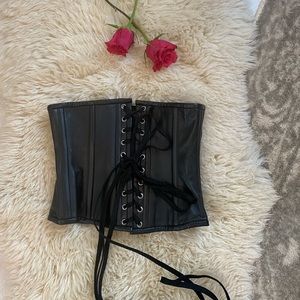 Real steel bones leather corset ✨
